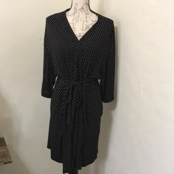 SECRET TREASURES Robe. Size Large - Picture 3 of 10